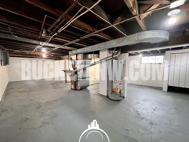 Building Photo - 3817 Burton Ave