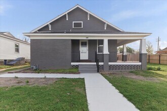Building Photo - Impeccably remodeled short-term rental.