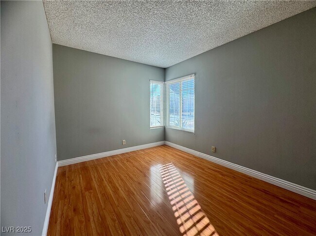 Building Photo - 7018 Montcliff Ave