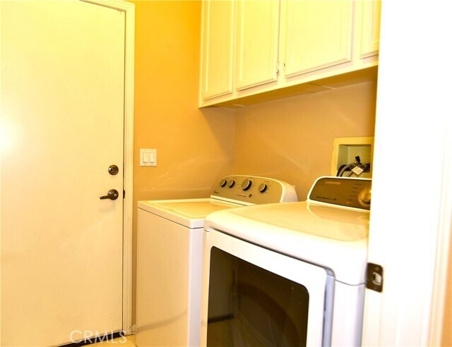 Building Photo - 2090 Villa Del Lago Dr