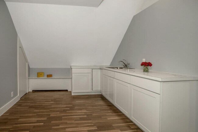 Building Photo - 288 Acre Ln