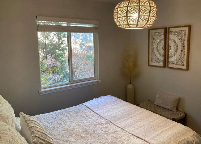 Building Photo - Gorgeous Home in Great Location!