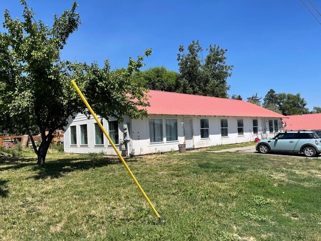 Building Photo - 1207 S 18th Ave