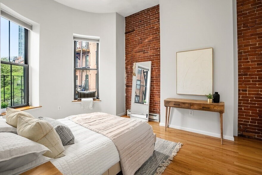 Building Photo - 529 Columbus Ave