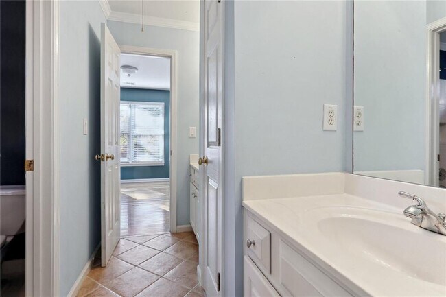 Building Photo - 315 Commons Gate Ct