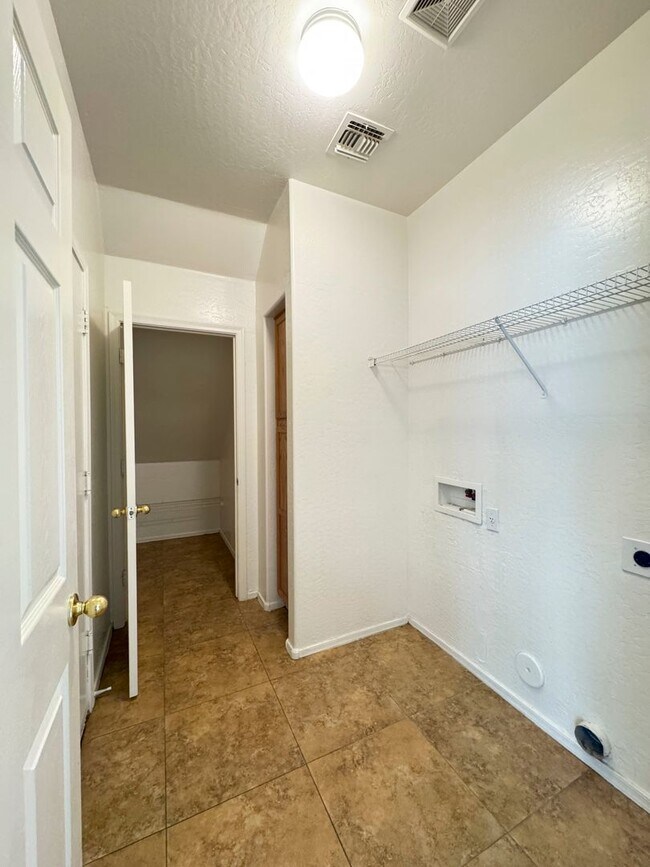 Building Photo - Queen Creek 4 bed 2.5 bath For rent