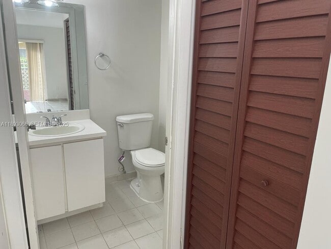 Building Photo - 370 NW 85th Ct