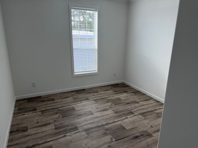 Building Photo - 310 8th St