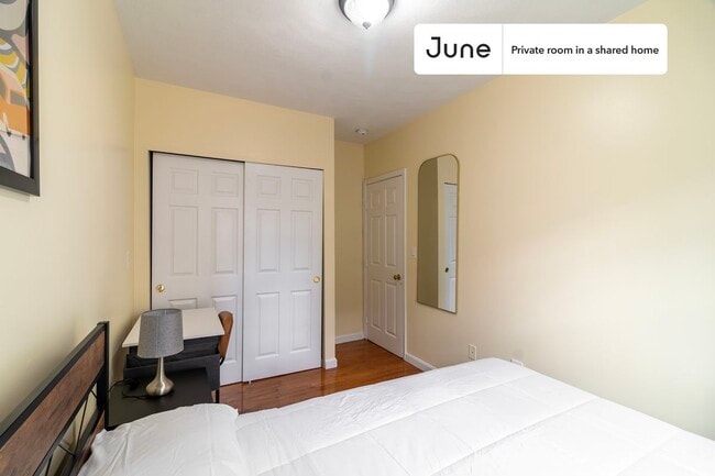 Building Photo - Room in Shared 3 bed/2 bath home in East Boston