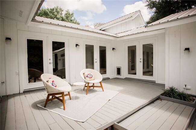 Building Photo - 5139 Meadow Creek Dr