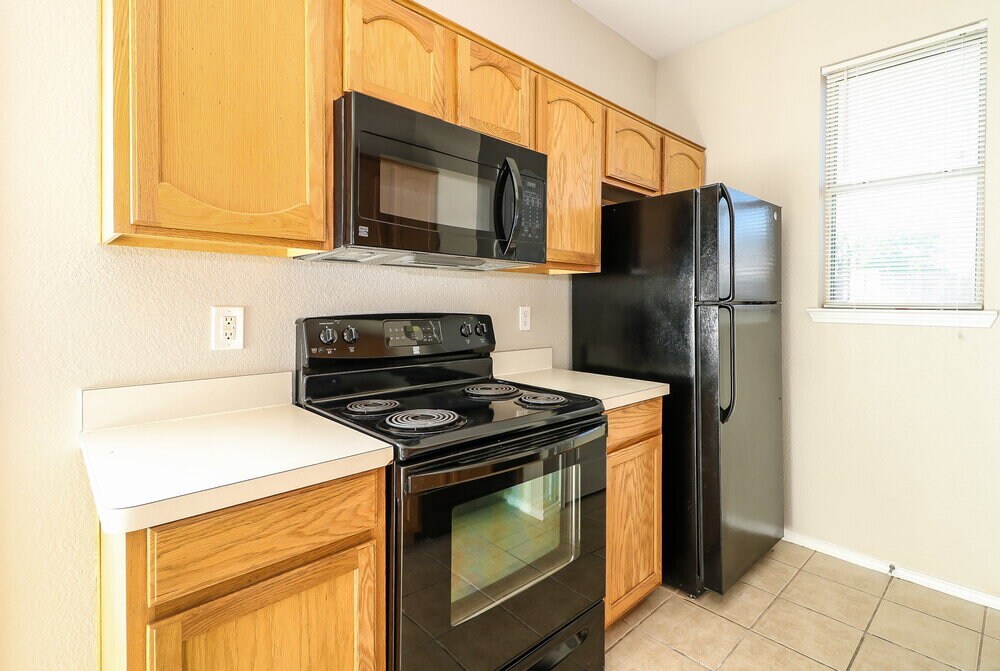 Building Photo - 1108 McKavett Dr