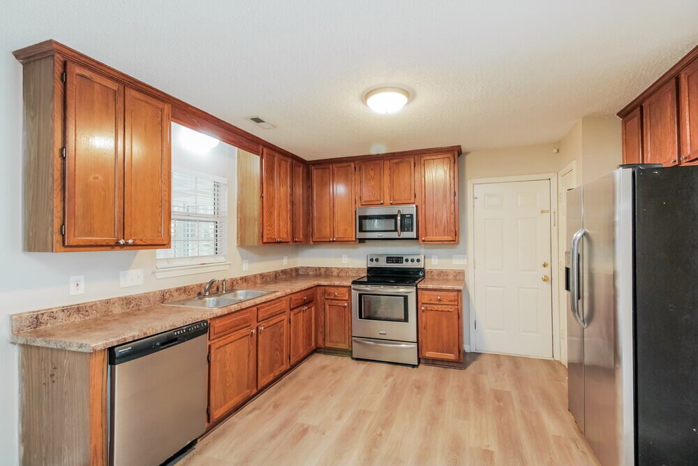 Building Photo - 8433 Woodford Bridge Dr