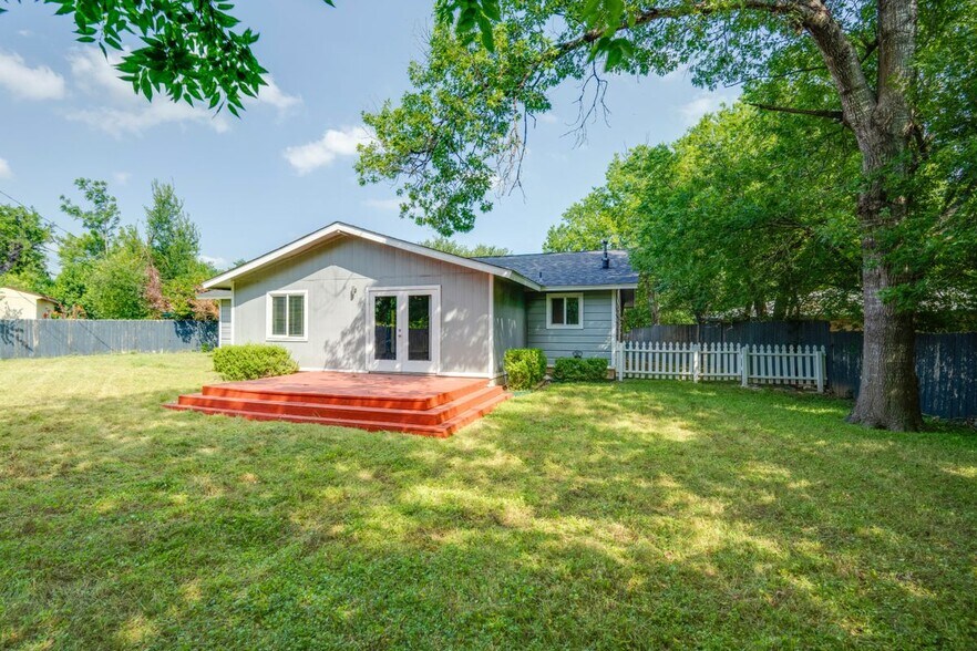 Building Photo - 5402 Chevy Cir