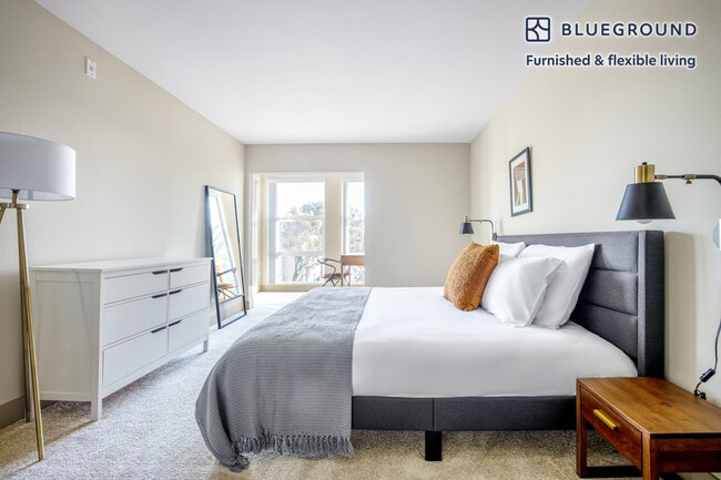 Building Photo - 13955 Tahiti Way