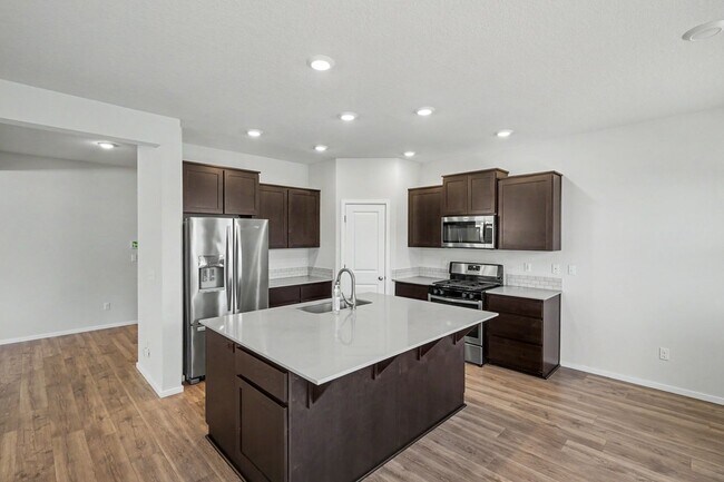 Building Photo - 4 Bed (plus BONUS ROOM), 2.5 Bath Newer Home in NE Salem
