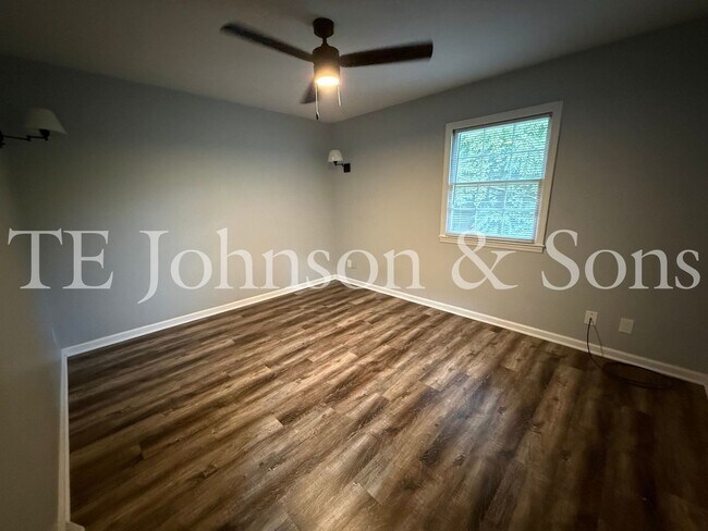 Building Photo - 317 Vineyard Park Ct