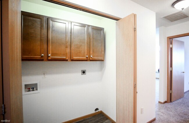 Building Photo - 2 br, 1 bath  - Cardinal Creek