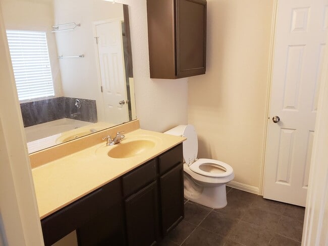 Building Photo - 3 BR/2BA | Single Family Home | 1-Car Garage Parking | Fenced backyard| In Manor!