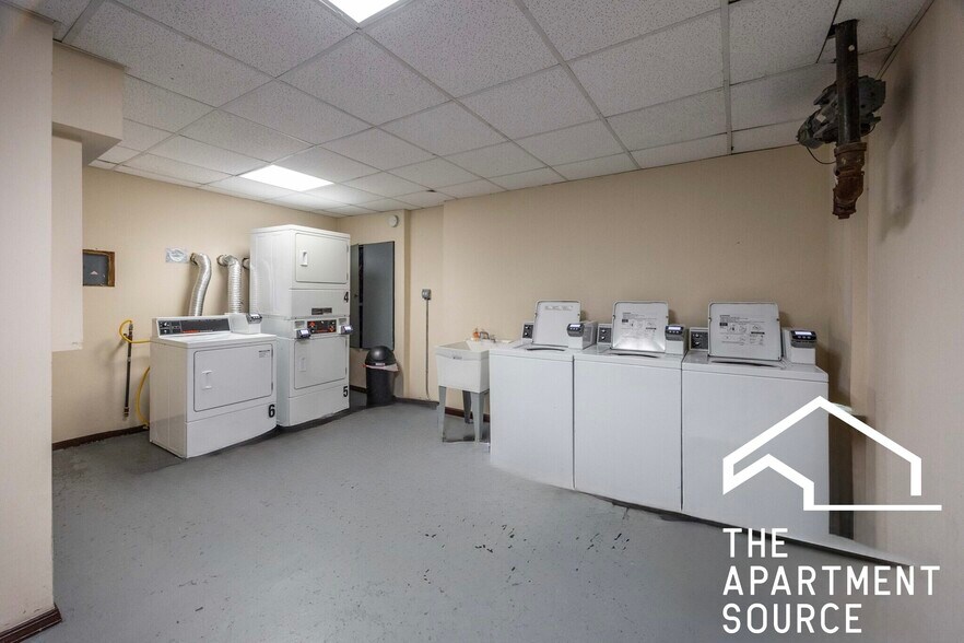 Building Photo - 2832 W Palmer St