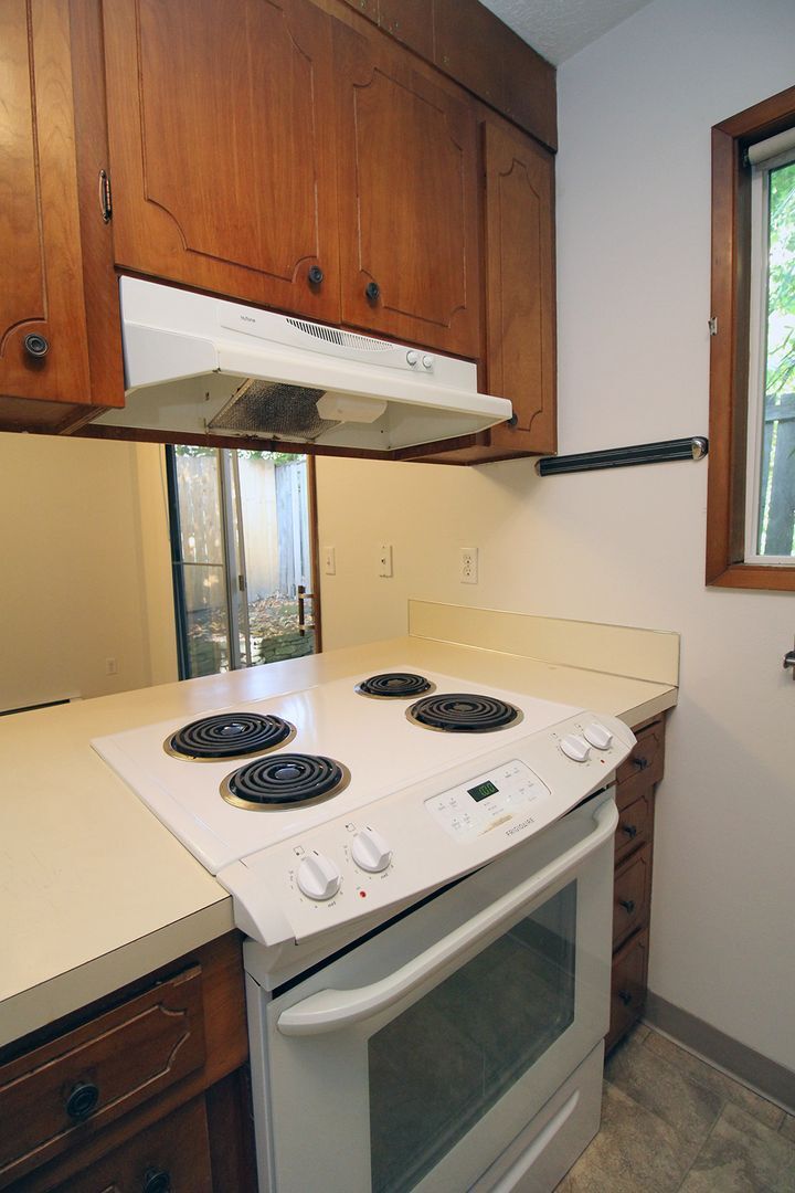 Building Photo - 8834 SE 9th Ave