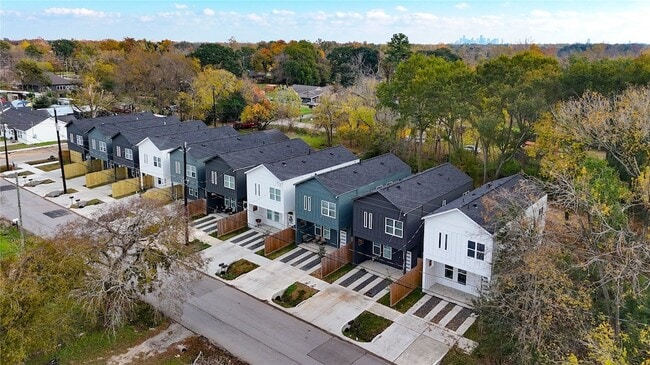 Building Photo - 1207 Dewalt St