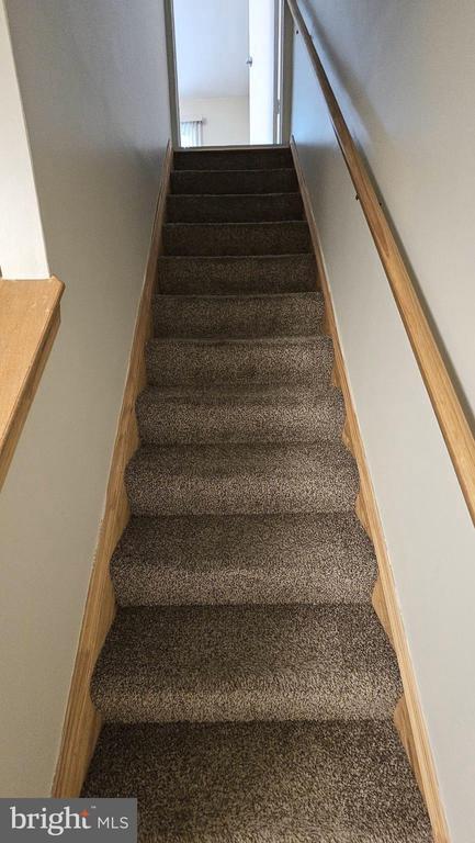 Building Photo - 9 Hamlet Dr