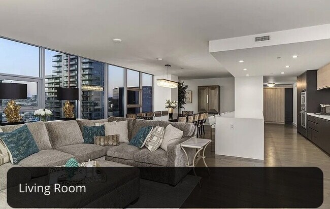Building Photo - Panoramic Bayfront Luxury Living in the Heart of Little Italy