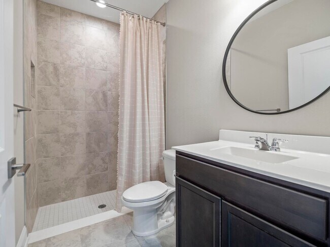Building Photo - 4 bedroom, 3 bath home in Grand Landings G...