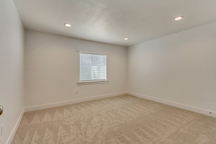 Building Photo - 1241 S Box Elder Dr