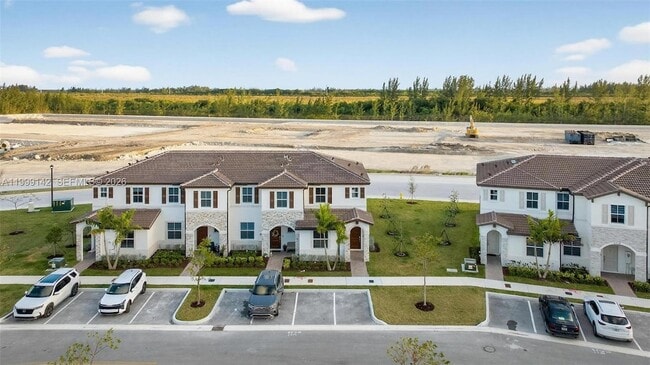 Building Photo - 2650 SE 29th St