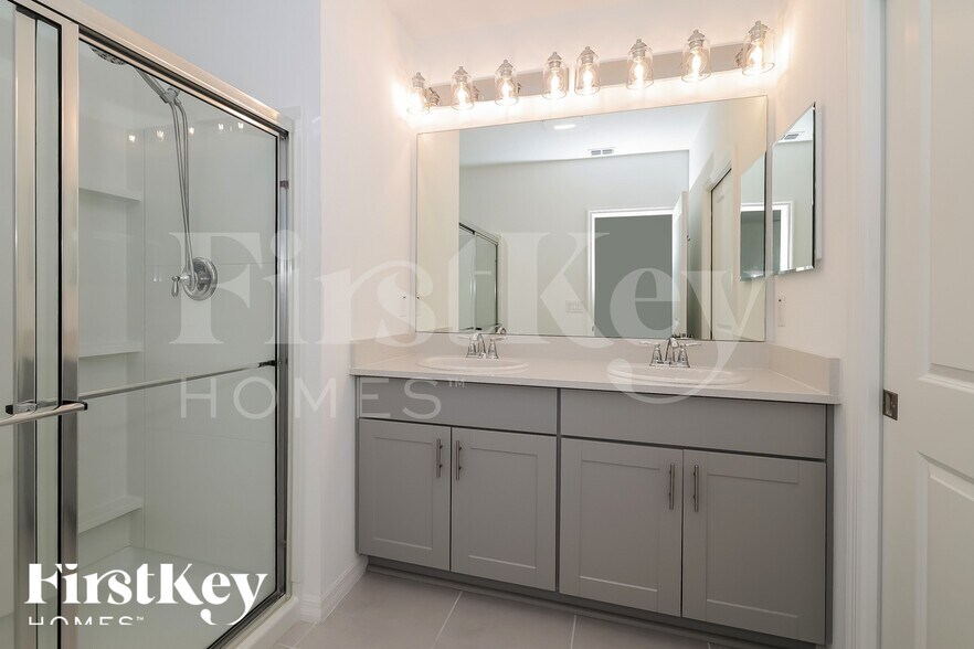 Building Photo - 5007 Vellacito Way