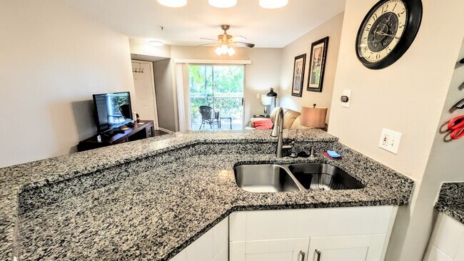 Building Photo - 850 S Tamiami Trl