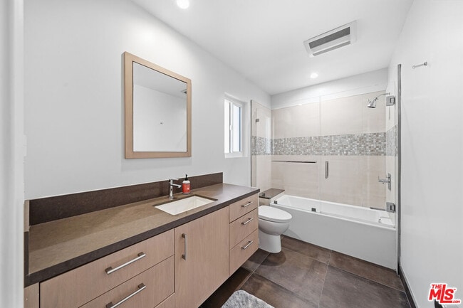 Building Photo - 1342 Stanford St