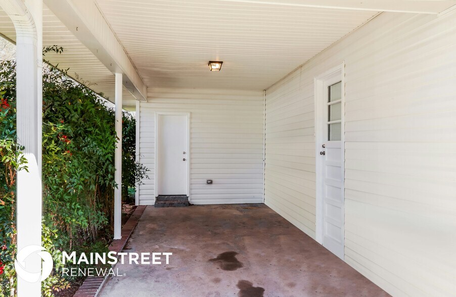 Building Photo - 131 Mears St