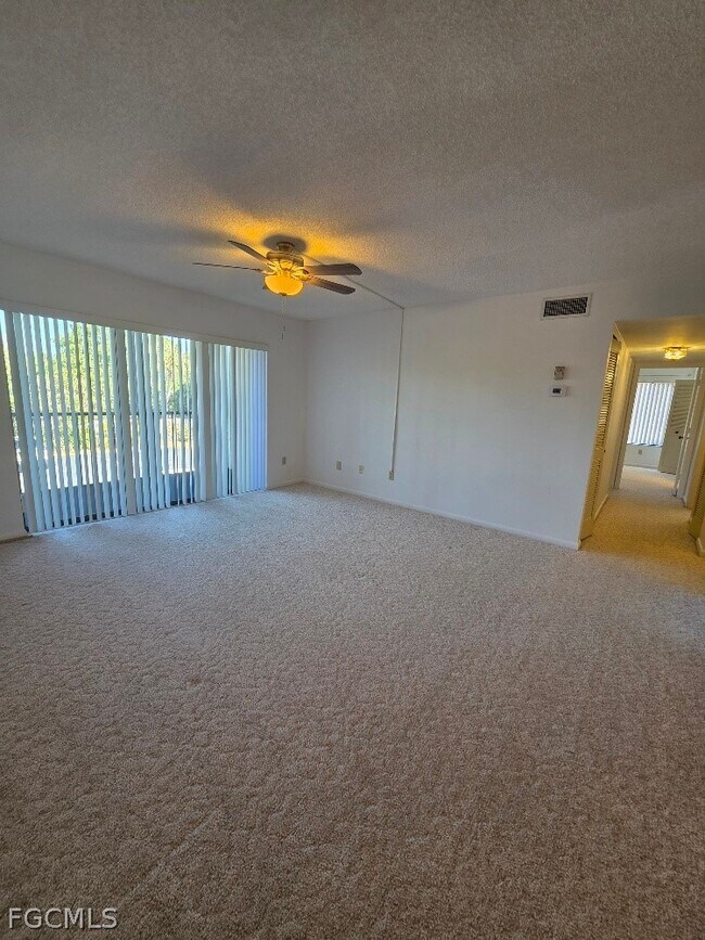 Building Photo - 9970 Sailview Ct