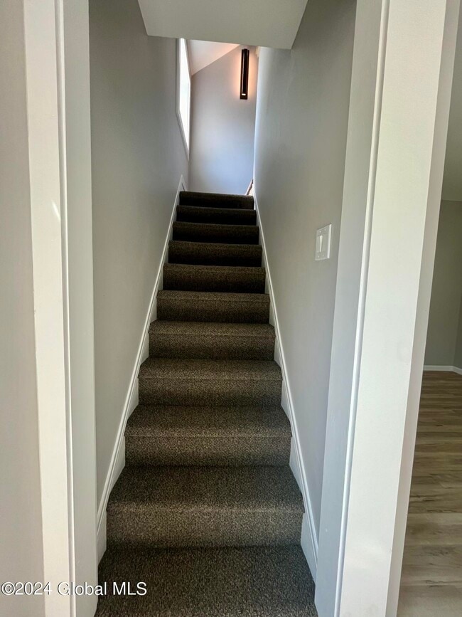 Building Photo - 53 N Park St