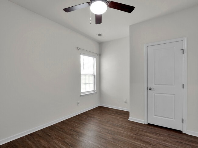 Building Photo - 7023 Waterwheel St SW