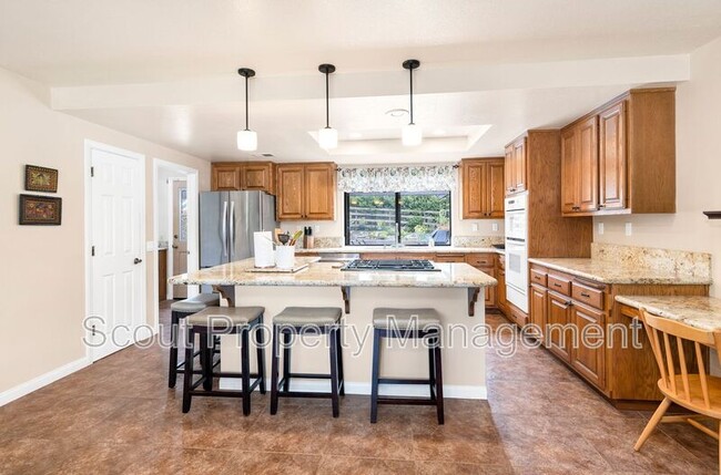 Building Photo - 1028 Capra Way