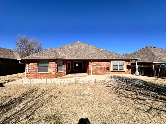 Building Photo - 13204 SW 2nd Terrace