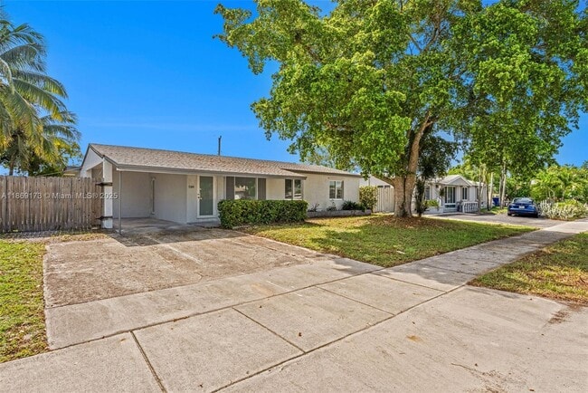 Building Photo - 1390 SW 50th Ave