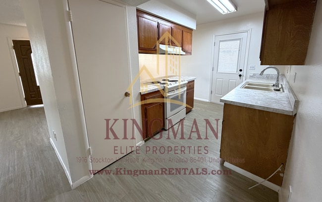 Building Photo - Spacious 3-Bedroom, 2-Bath Home Featuring Fresh Updates Throughout