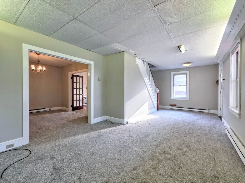 Building Photo - 1042 Martindale Rd