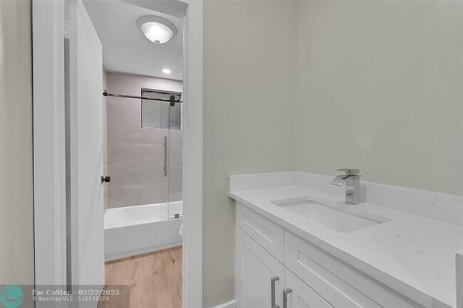 Building Photo - 9150 NW 38th Dr