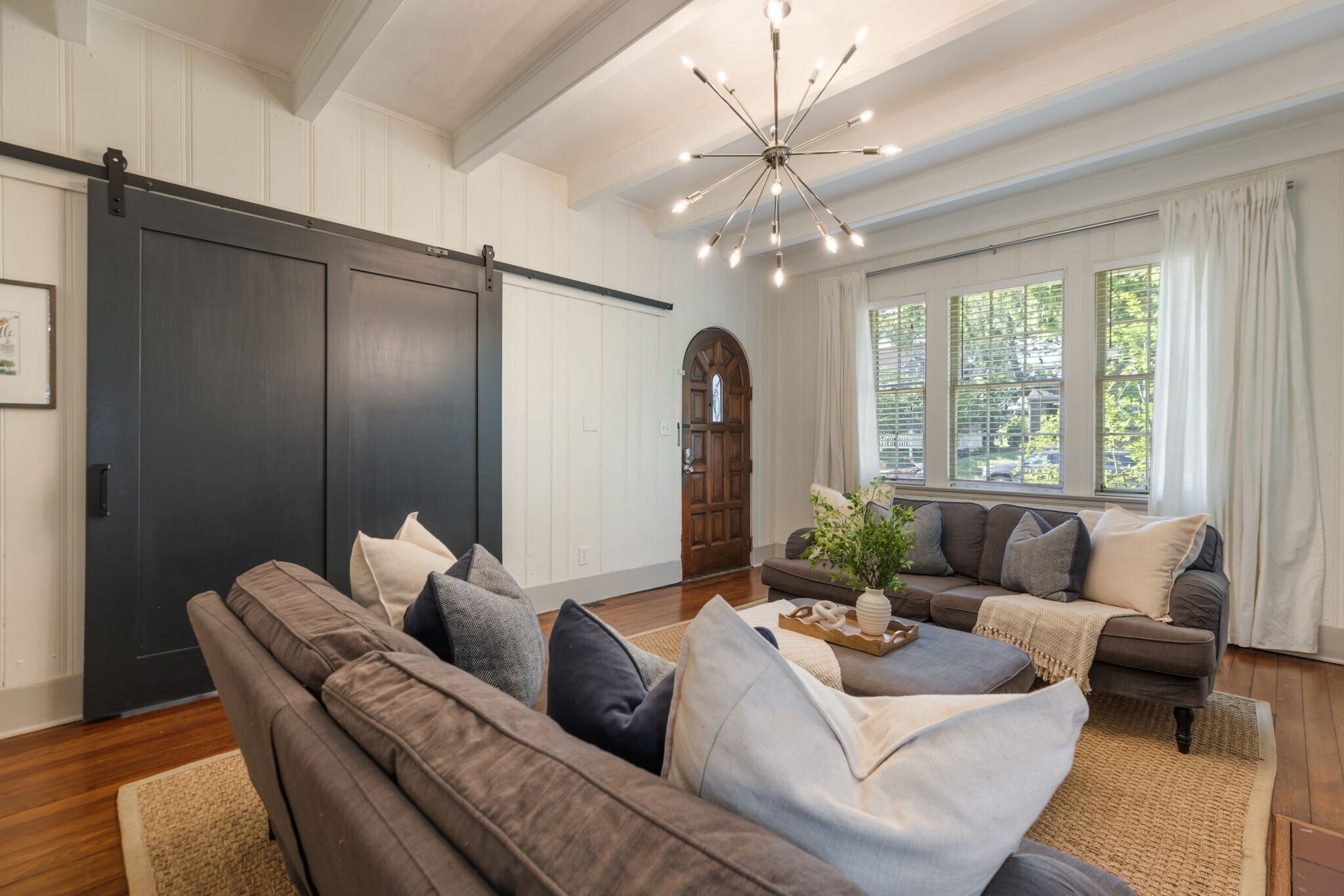 Building Photo - 2018 Sweetbriar Ave