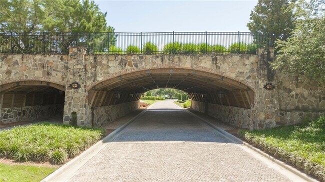 Building Photo - 16004 Pendio Dr