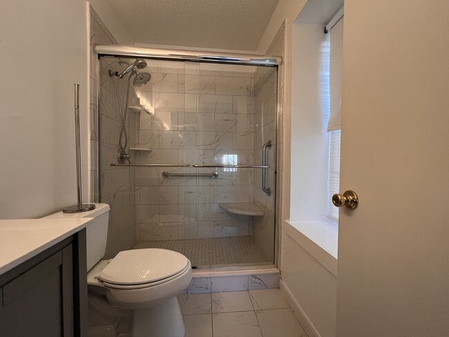 Building Photo - 117 Whitehaven Ct