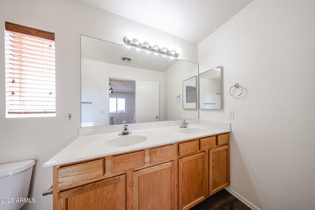 Building Photo - 2428 S 84th Gln