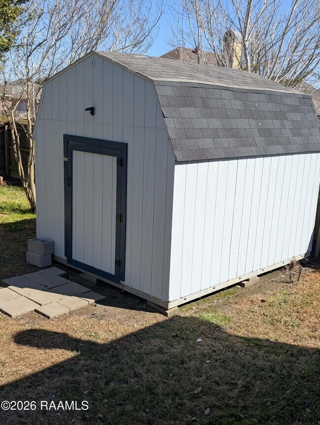 Building Photo - 206 Windcreek Ln