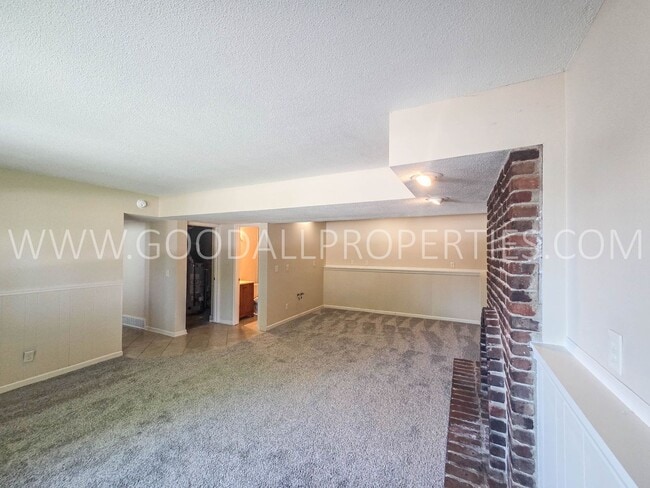 Building Photo - 1116 39th St