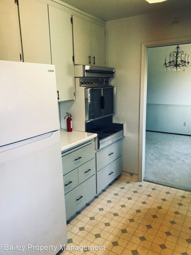 Building Photo - 2 br, 1.5 bath House - 49 Grandview